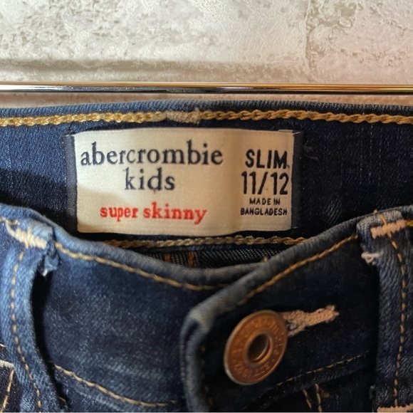 Abercrombie Kids Jeans Kids Sz 11/12 SLIM Dark Denim Super Skinny Distressed - Picture 5 of 8